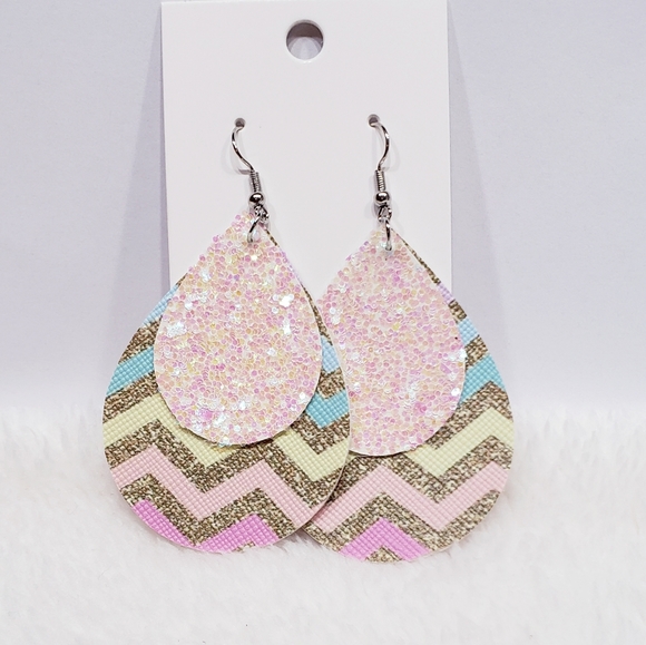 Earrings - Picture 1 of 2